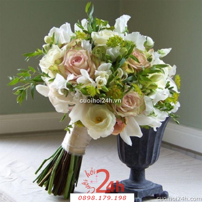 Dịch vụ cưới hỏi 24h trọn vẹn ngày vui chuyên trang trí nhà đám cưới hỏi và nhà hàng tiệc cưới | Hoa hồng trắng bó tròn 2